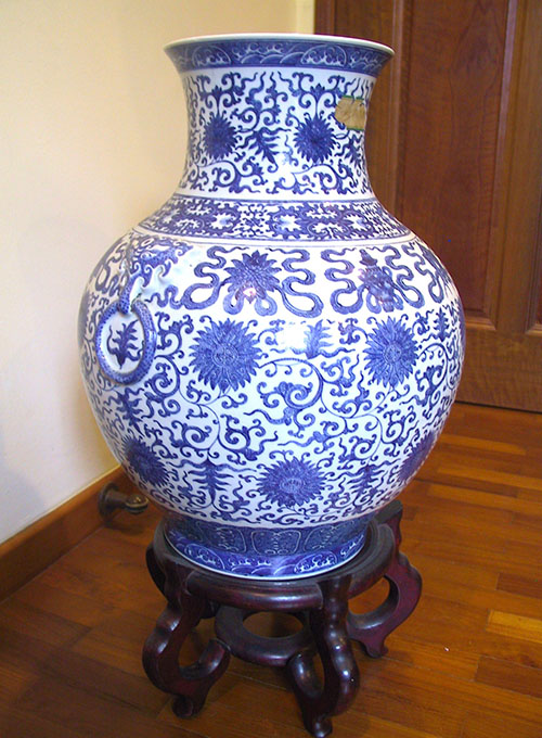 01 Blue & White Porcelain Vase