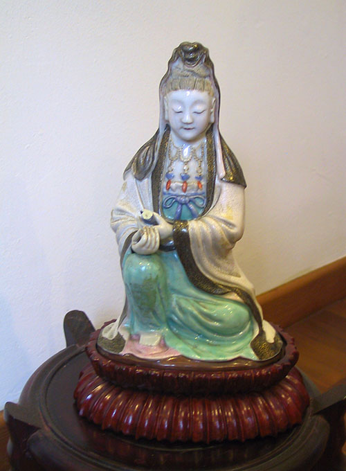 02 Porcelain Seated Kuan Yin